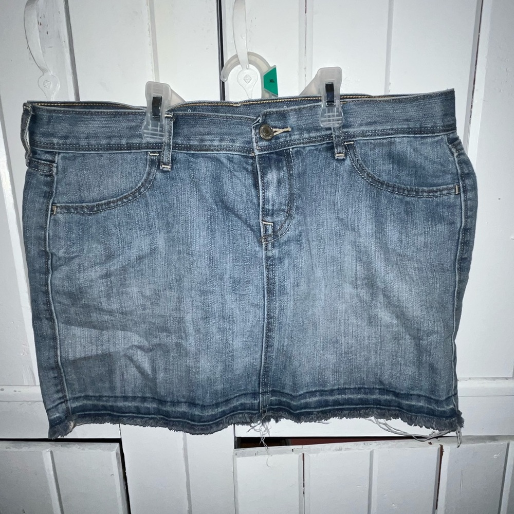 3/$20 🔥🔥 Gently used Womens size 10 denim skirt from Old Navy